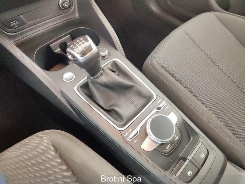 Audi Q2 30 TFSI Business