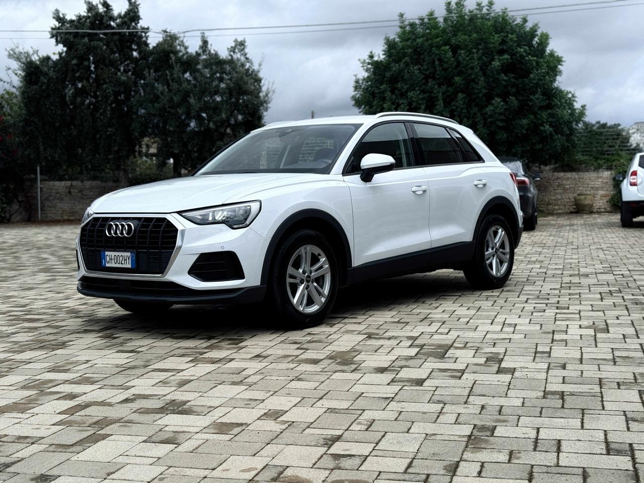 Audi Q3 35 TDI S tronic Business
