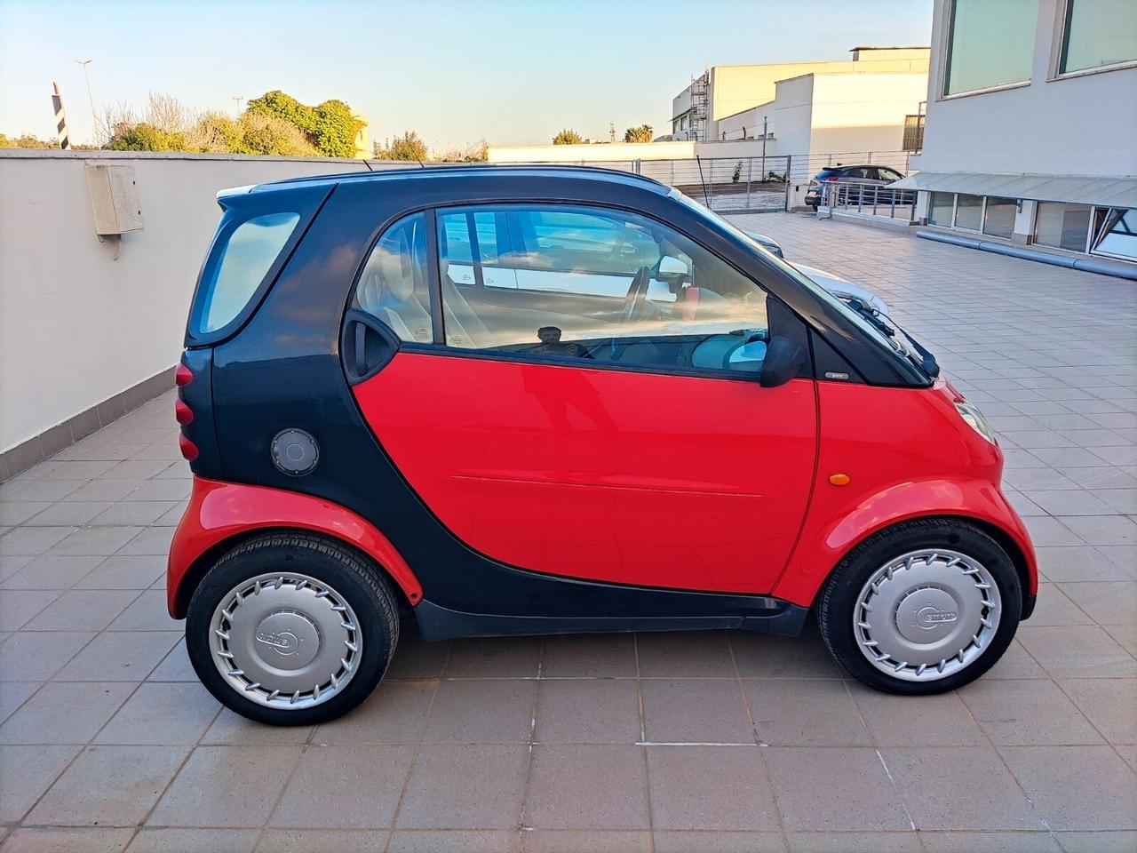 Smart Smart 700 smart city-coupé pure (37 kW)
