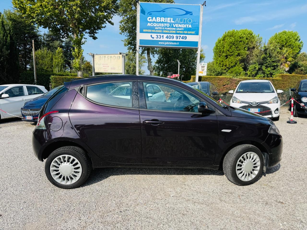 Lancia Ypsilon 0.9 TwinAir 85 CV 5 porte Metano Ecochic Elefantino