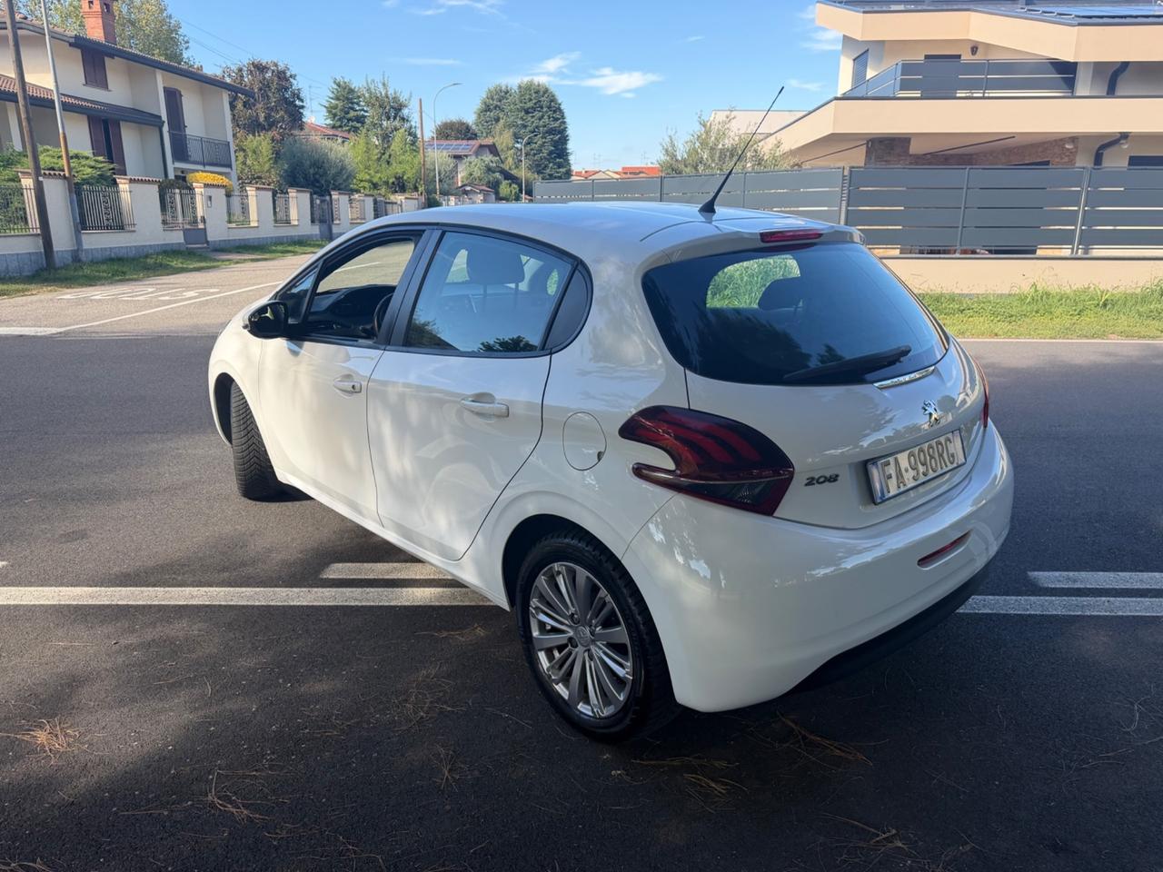 Peugeot 208 PureTech 82 3 porte Allure