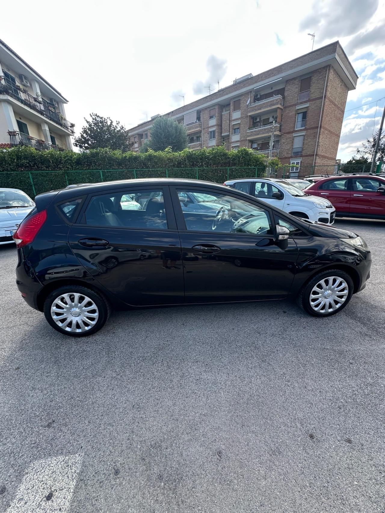 Ford Fiesta 1.4 TDCi 68CV 5 porte Titanium