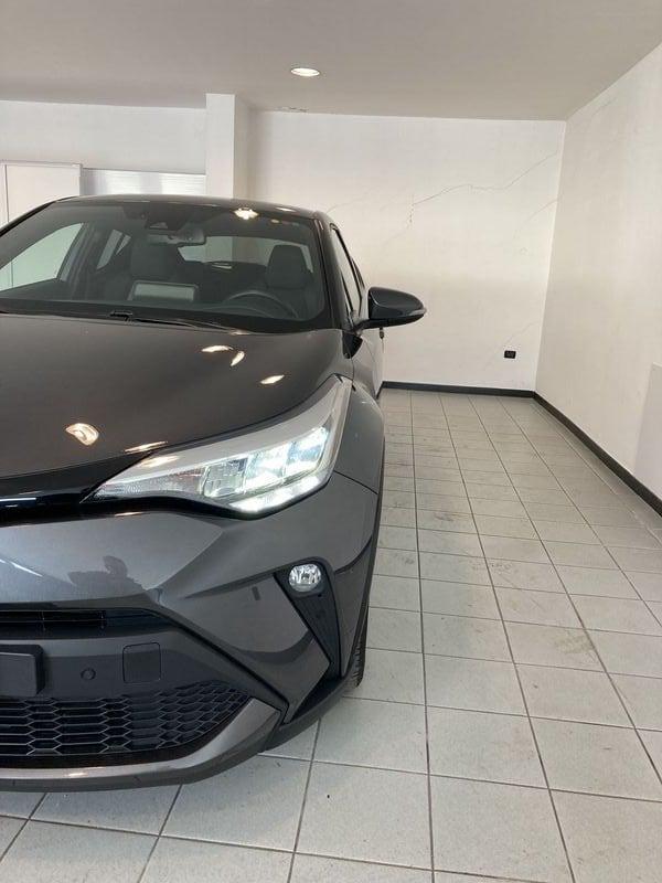 Toyota C-HR 1.8 HV E-CVT Trend