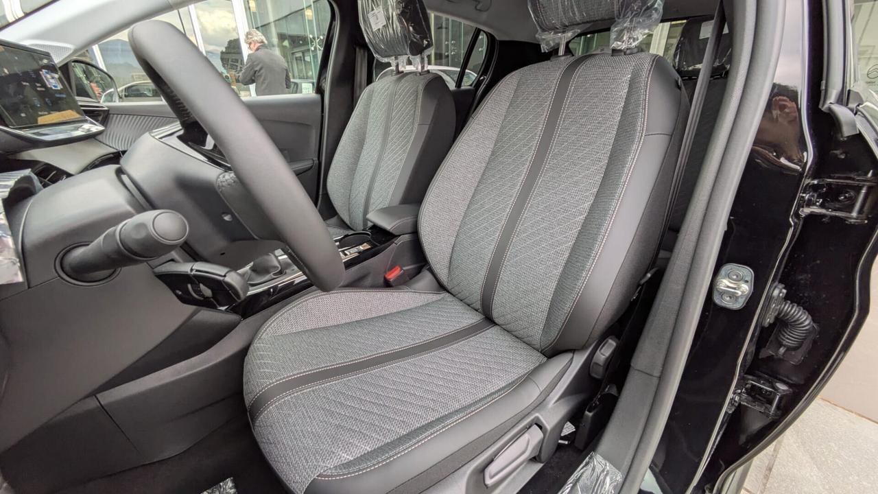 Peugeot 208 100 ALLURE