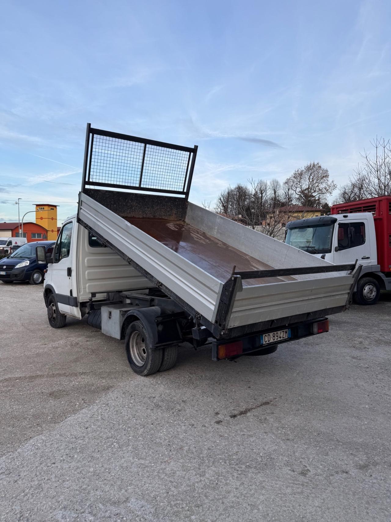 Iveco Daily ribaltabile trilaterale