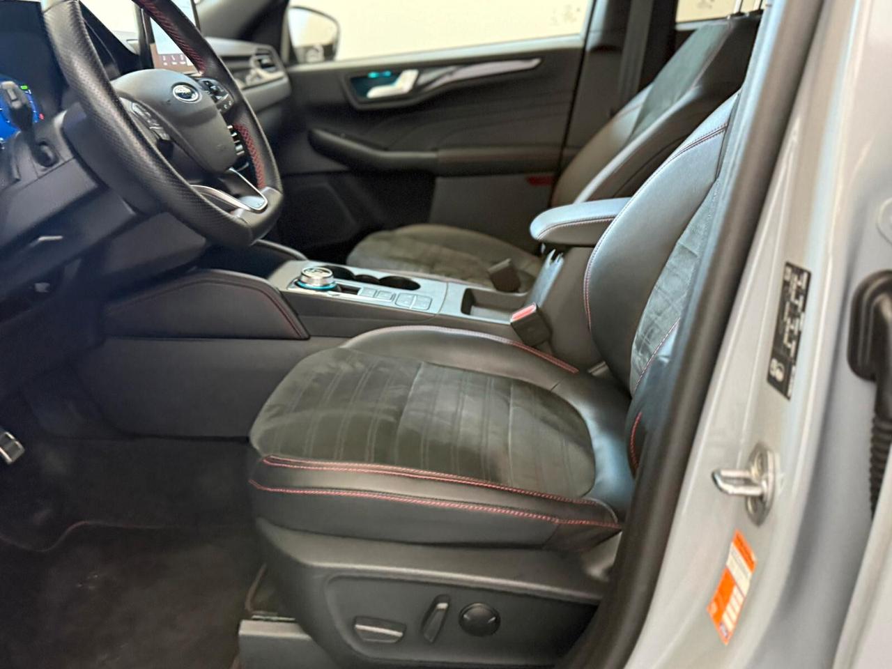 Ford Kuga 2.5 Full Hybrid 190 CV CVT 2WD Graphite Tech Edition