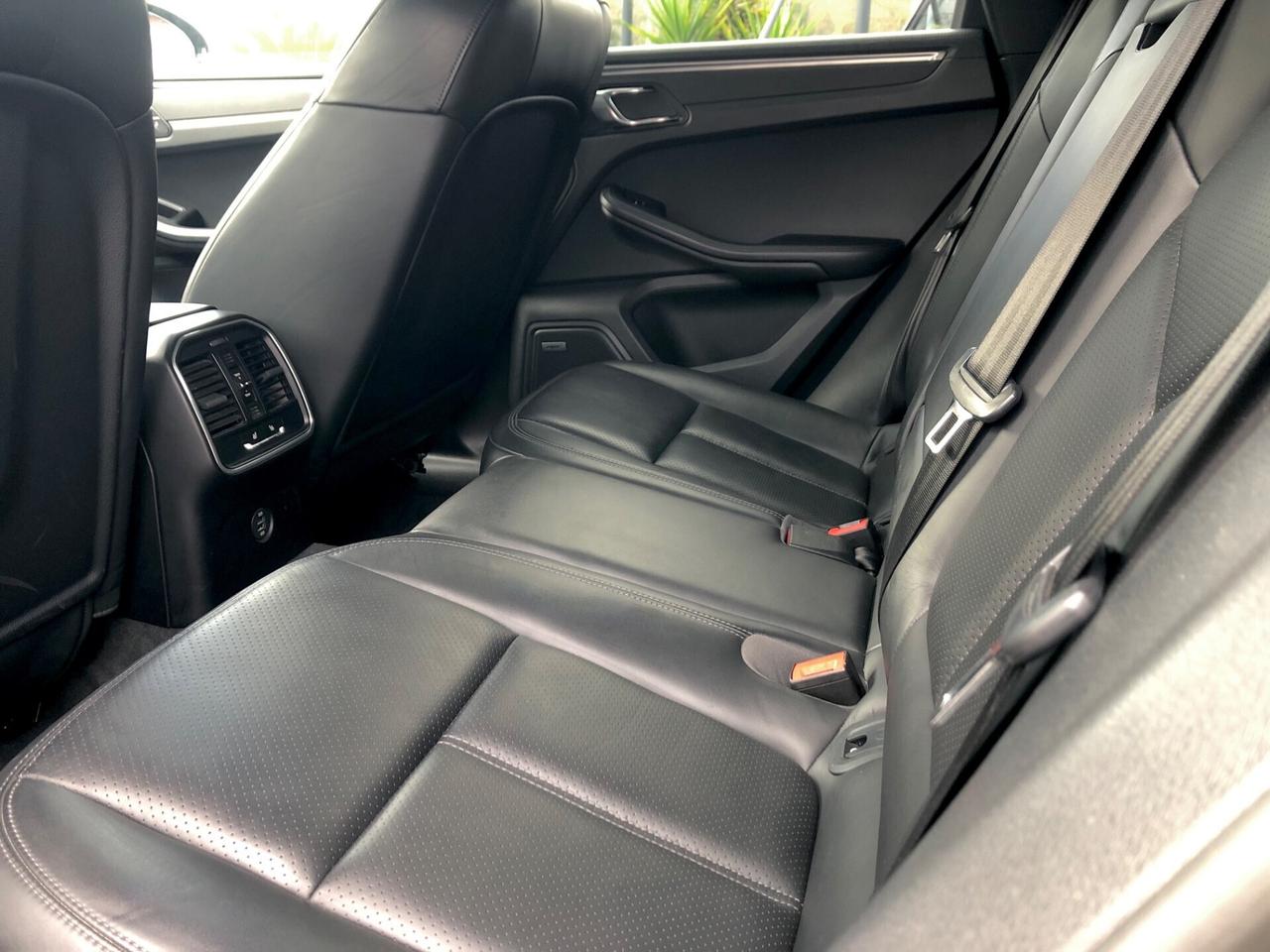 Porsche Macan 2.0 RS Black Series Tetto Gancio Traino Sport SC Permute Rate Finanziamenti