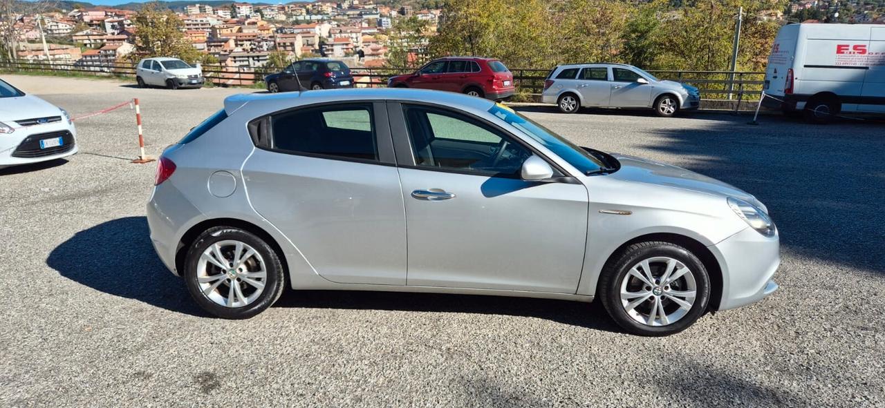 Alfa Romeo Giulietta 1.6 JTDm-2 120 CV Distinctive-E6