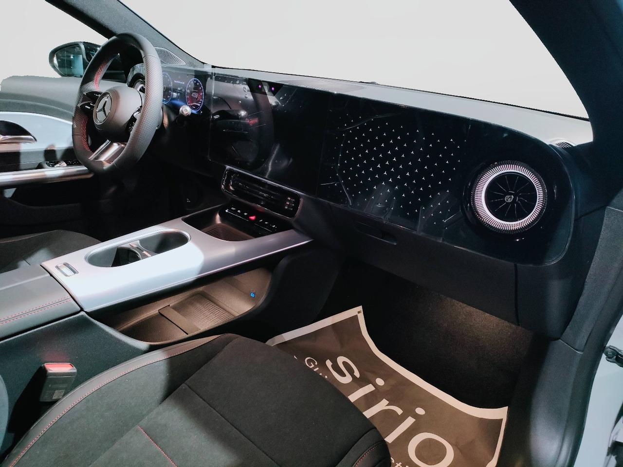 Mercedes-Benz CLA 250+ con tecnologia EQ