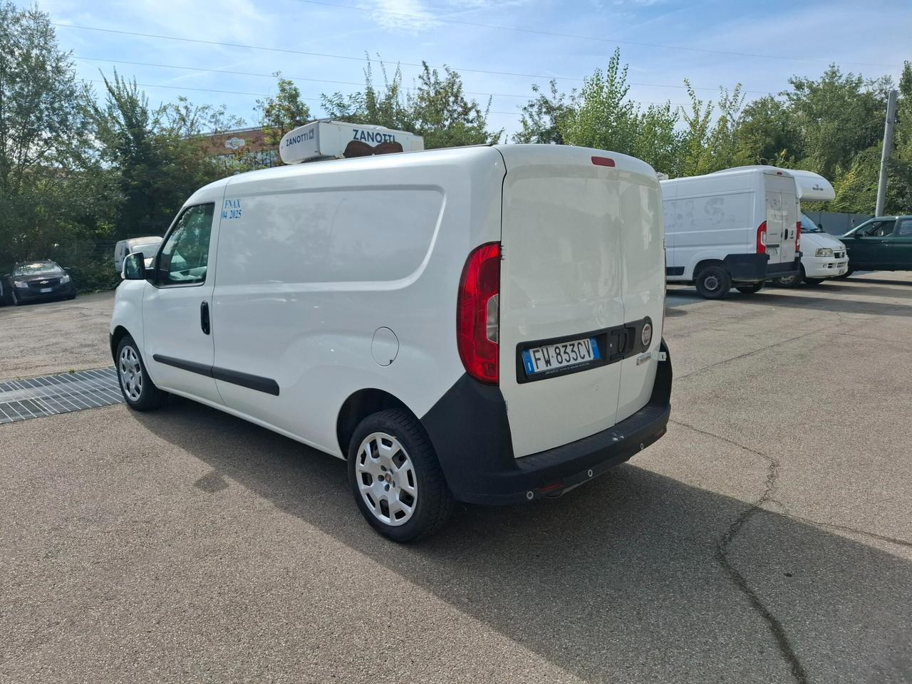 Fiat Doblò 1.4 T-Jet Natural Power Passo Lungo - Frigo