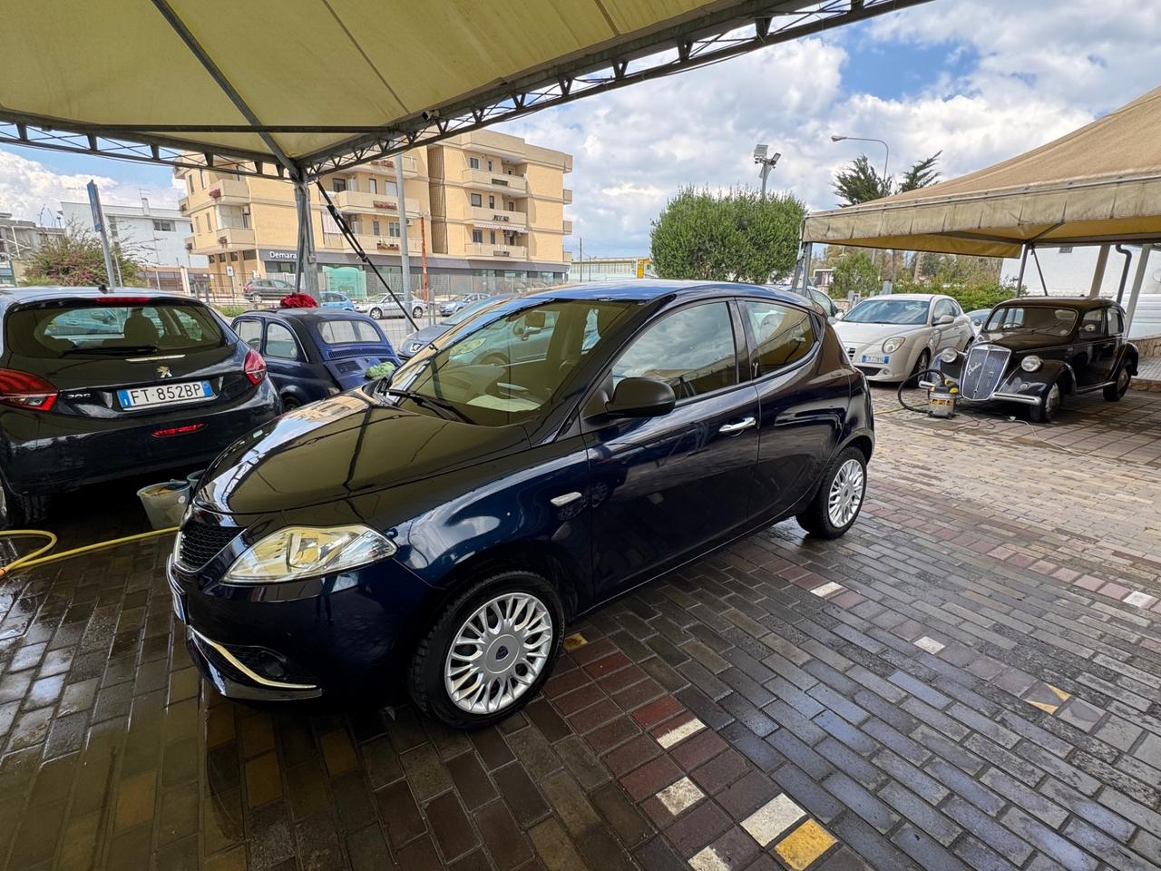 Lancia Ypsilon 1.2 69 CV 5 porte Gold