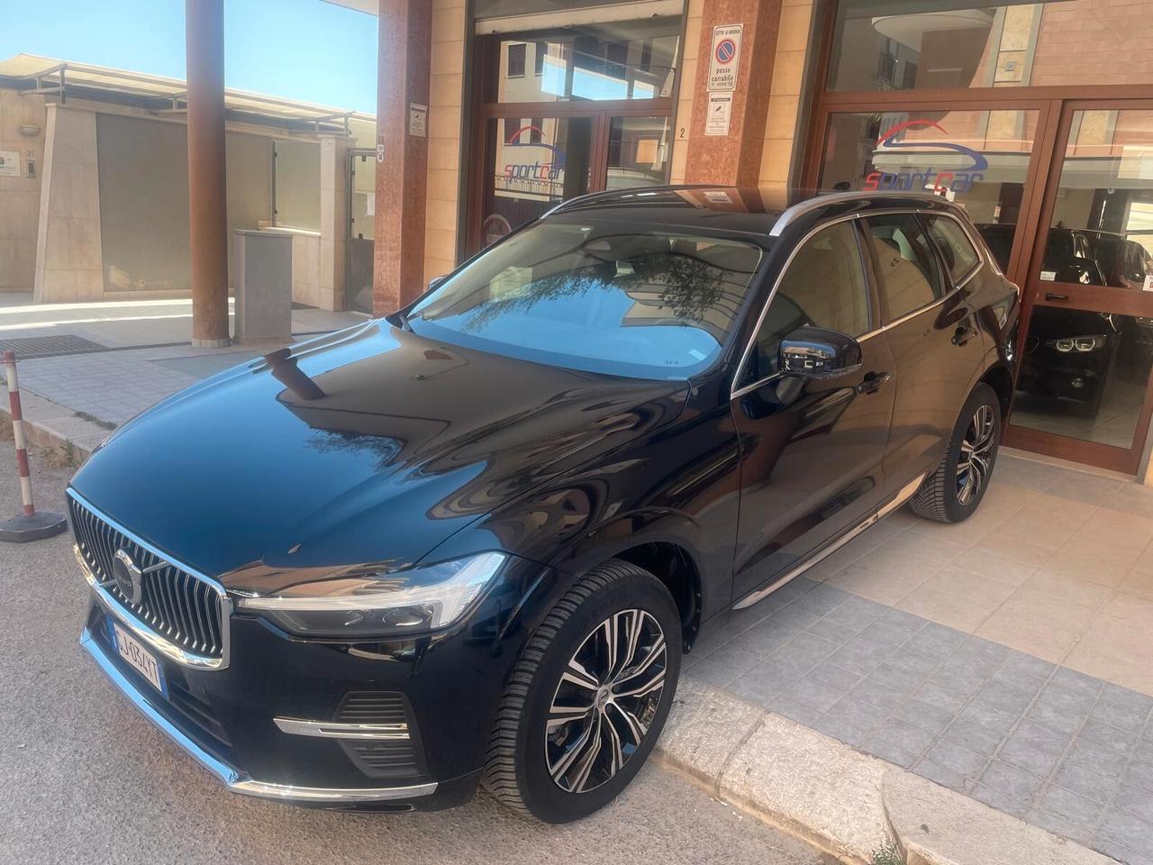 Volvo XC60 B4 (d) 197cv automatico INSCRIPTION PELLE NAVY LED 19