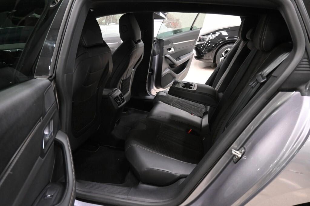 Peugeot 508 SW 1.5 BLUEHDI 131CV EAT8 SeS GT ( FARI LED MATRIX - I-COCKPIT NAVI MIRROR PDC)