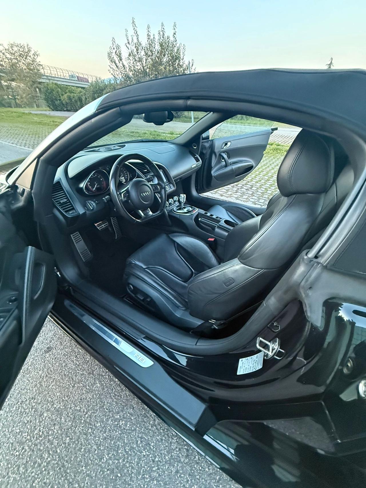 Audi R8 Spyder 5.2 V10 FSI quattro