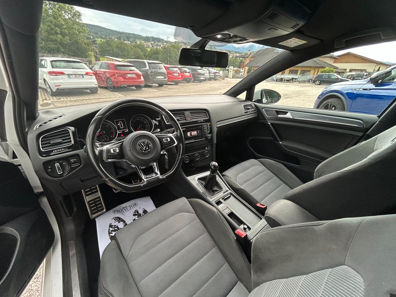 Volkswagen Golf 7 R-LINE 1.6 TDI 110 CV 5p.