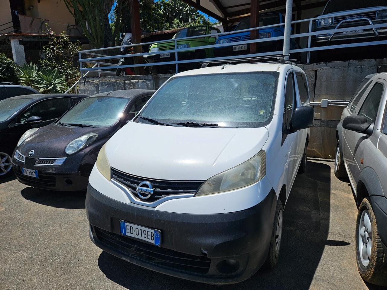 NISSAN NV200