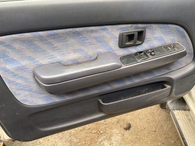 TOYOTA Hilux 2.4 TD 4WD 2/2 Extra Cab Pup. SR5