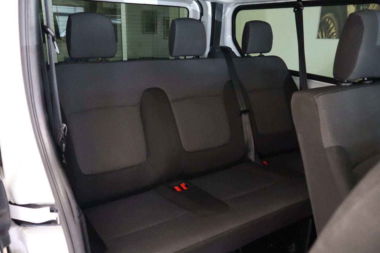 RENAULT TRAFIC PASSENGER 9 POSTI 2.0 BLUEDCI 150 CV L2 H1 EDC AUTHENTIQUE