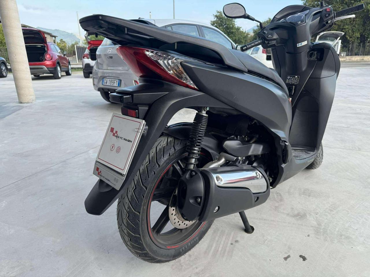 Honda SH 300 i Sport 15500 KM UNIPRO-2020