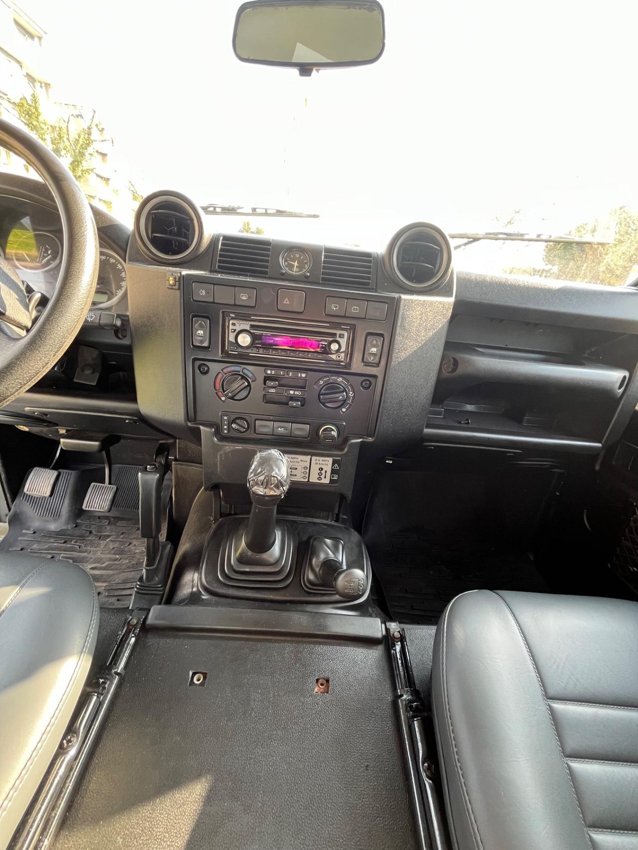 Land Rover Defender 110 2.4 TD4 Hard Top SE