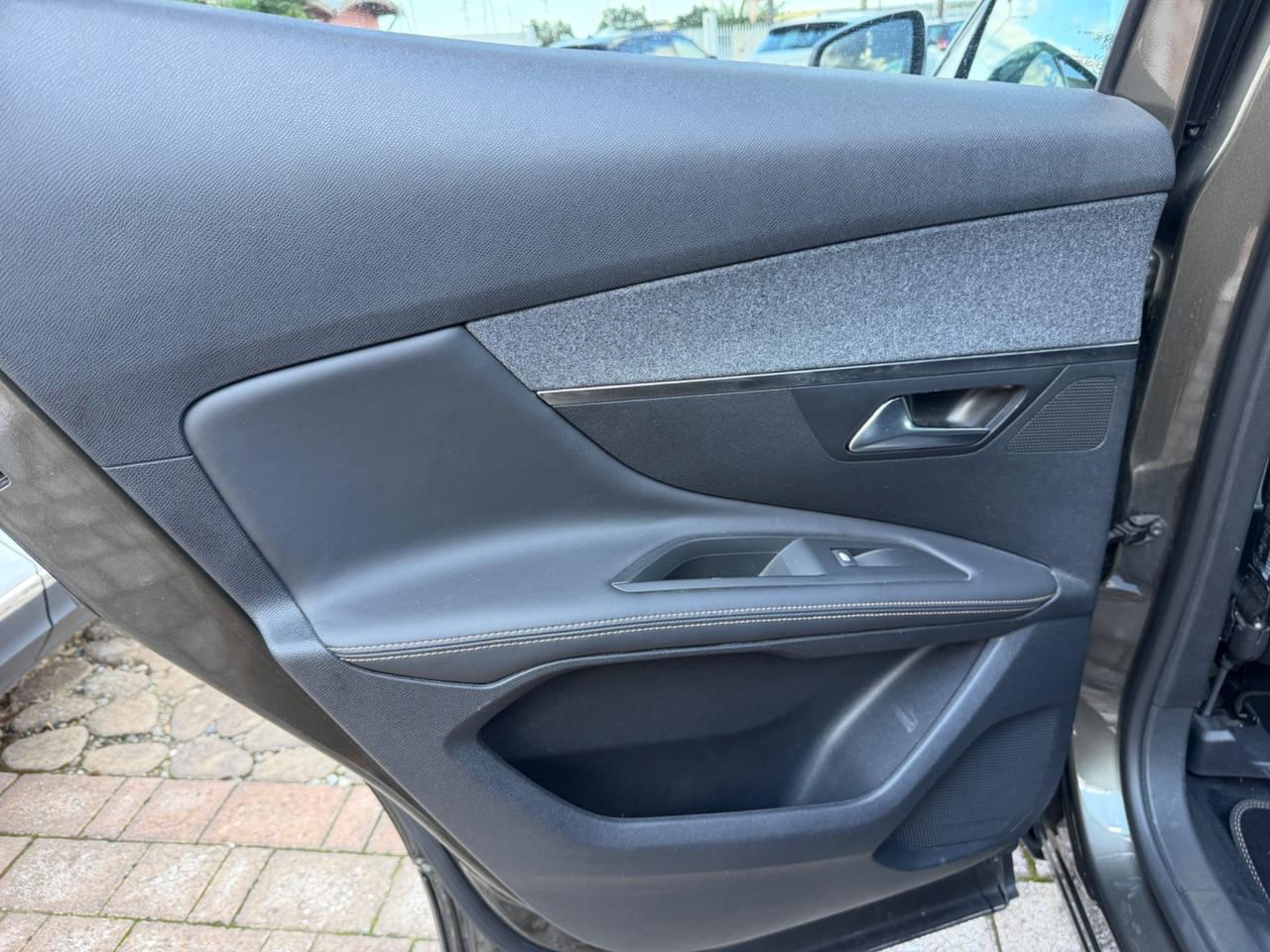 Peugeot 3008 BlueHDi 130 S&S EAT8 GT Line