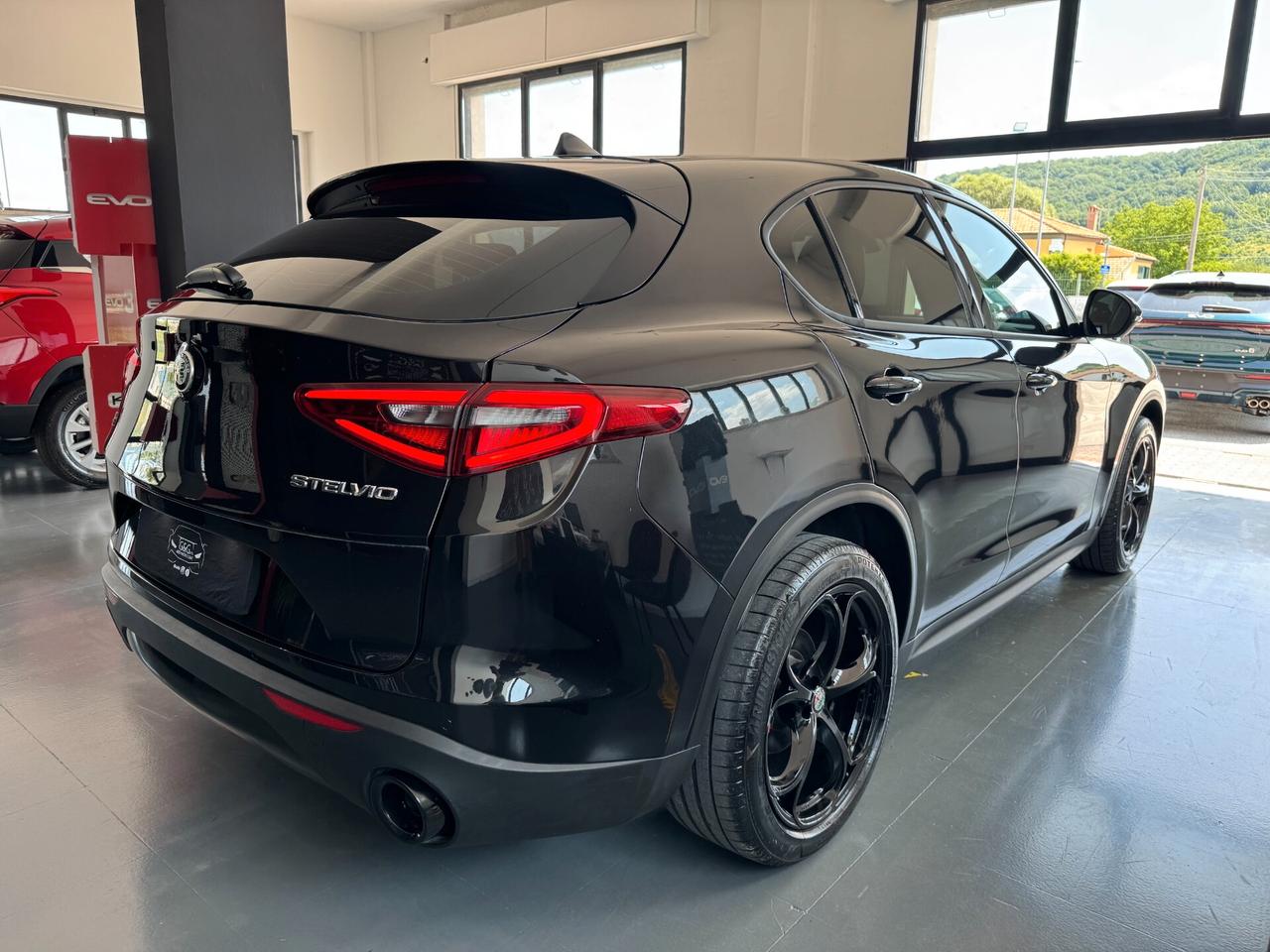 Alfa Romeo Stelvio 2.2 TD190CV Q4 Total Black-2021