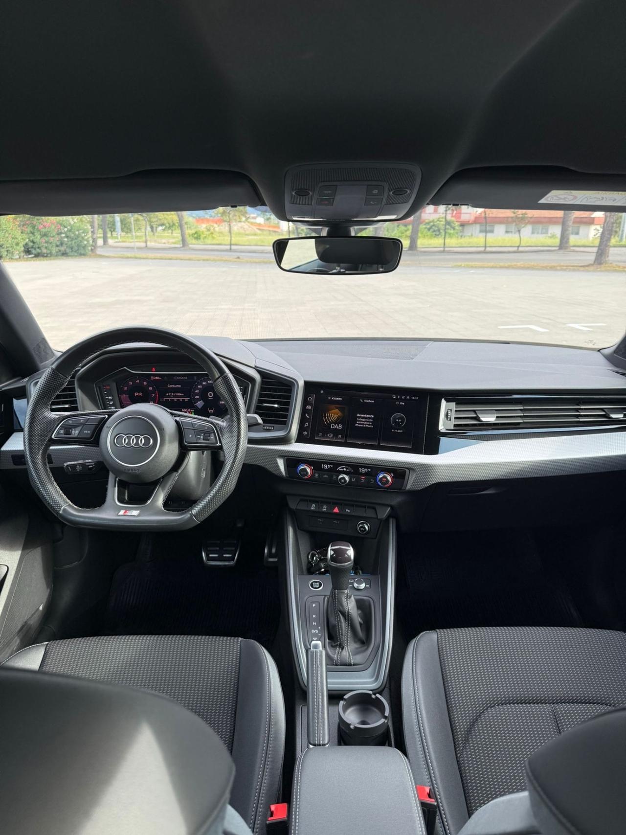 Audi A1 SPB 30 TFSI S tronic line edition