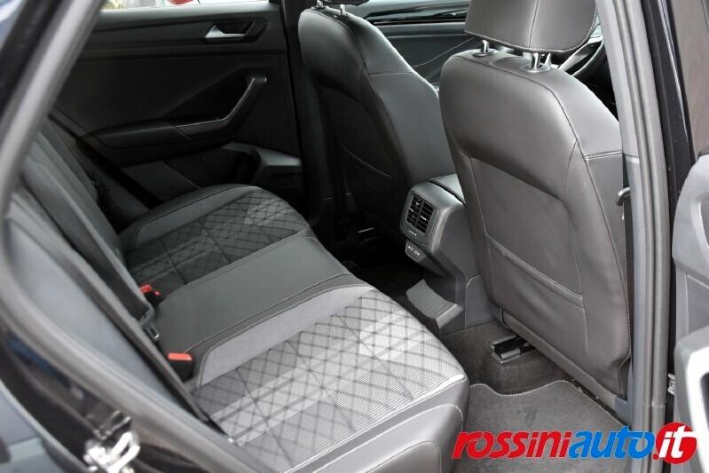 VOLKSWAGEN T-ROC 1.5 TSI 150 CV R-LINE + R18 TECH PACK I.Q LED