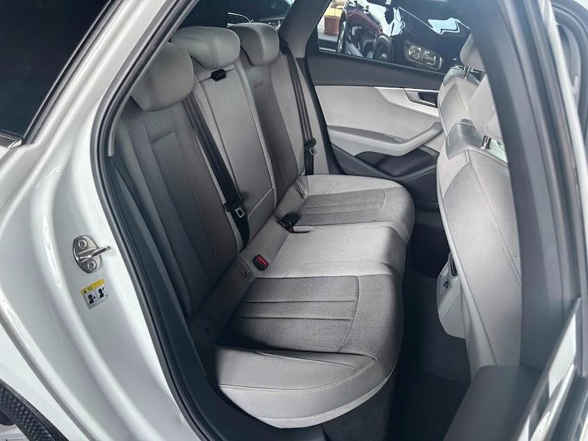 Audi A4 Avant 35 TFSI S tronic Business Advanced