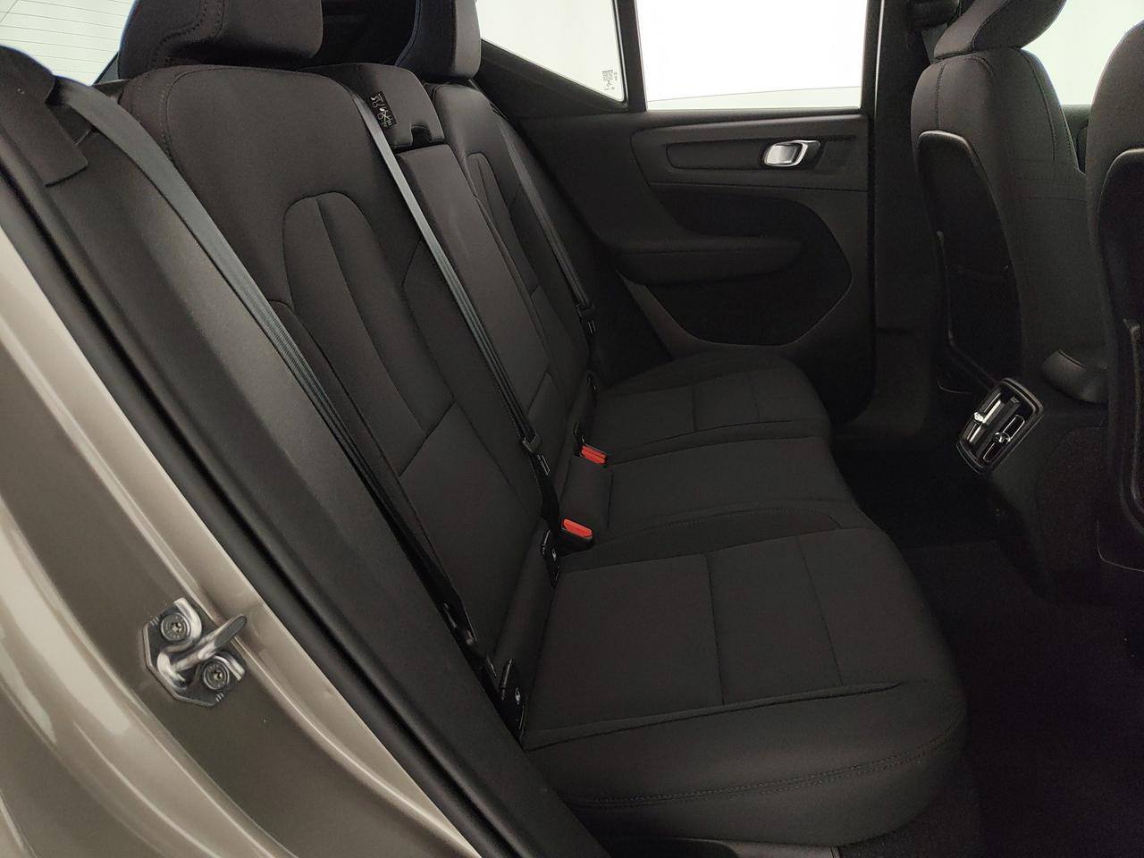VOLVO XC40 - XC40 2.0 d4 Momentum awd geartronic