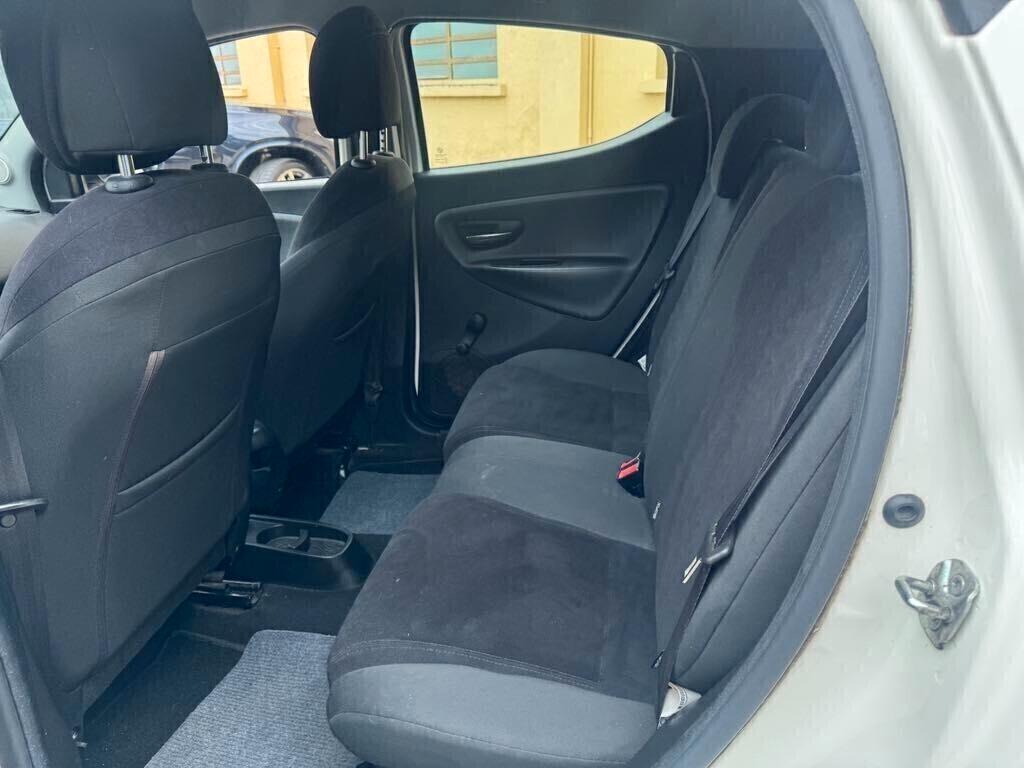 Lancia Ypsilon 0.9 TwinAir 84 CV Metano 2014 NEOPATENTATI