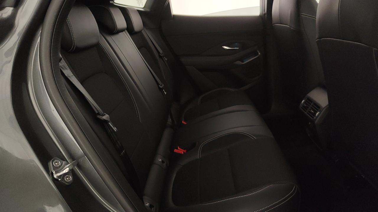 JAGUAR E-Pace 2017 - E-Pace 2.0d i4 R-Dynamic SE awd 150cv