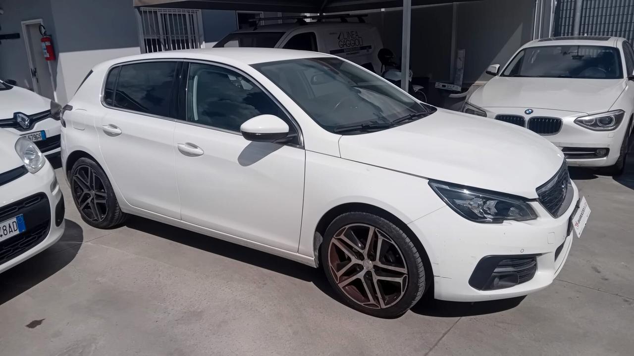 Peugeot 308 BlueHDi 130 S&S Allure