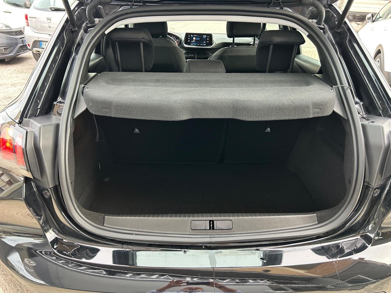 Peugeot 208 1.2 75 CV ( 30.000 KM) PARI AL NUOVO!!!