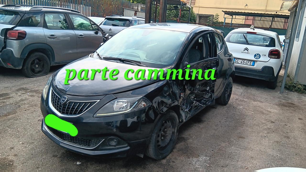 Lancia Ypsilon hybrida incidentata sinistrata mondialcars 022