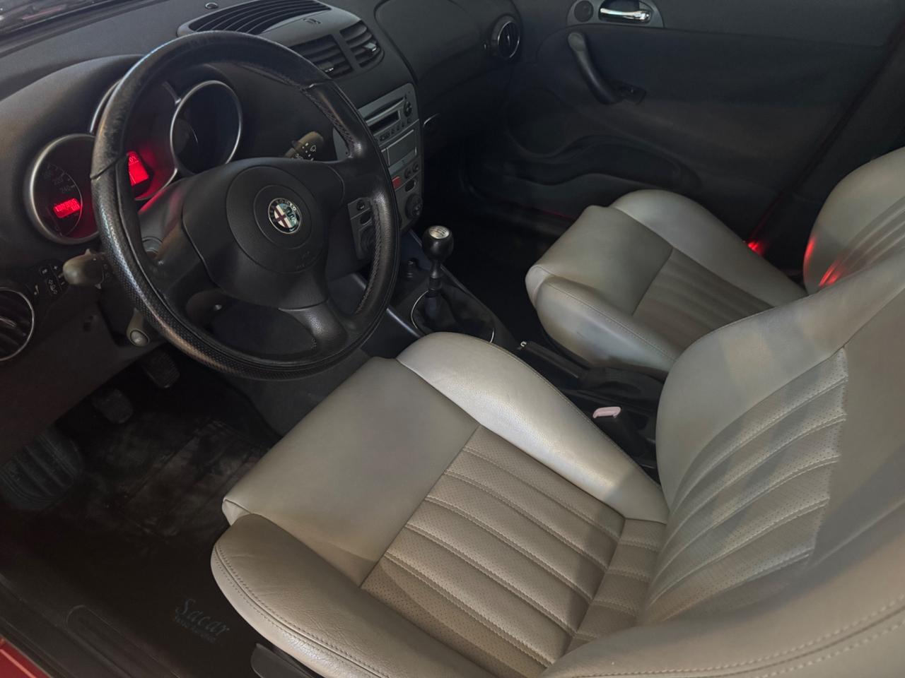 Alfa Romeo 147 1.9 JTD 16V cat 5 porte Distinctive