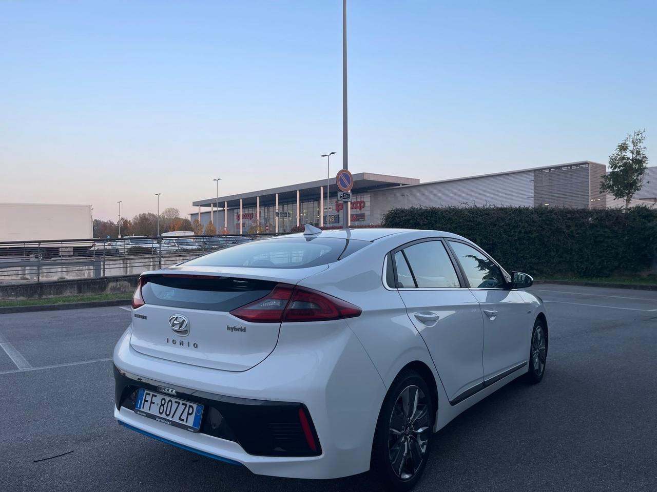 Hyundai Ioniq 1.6 Hybrid DCT Style