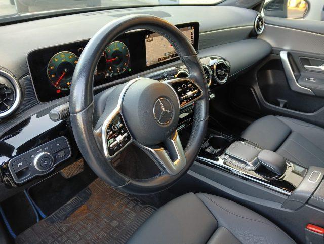 MERCEDES-BENZ A 180 d Automatic Premium