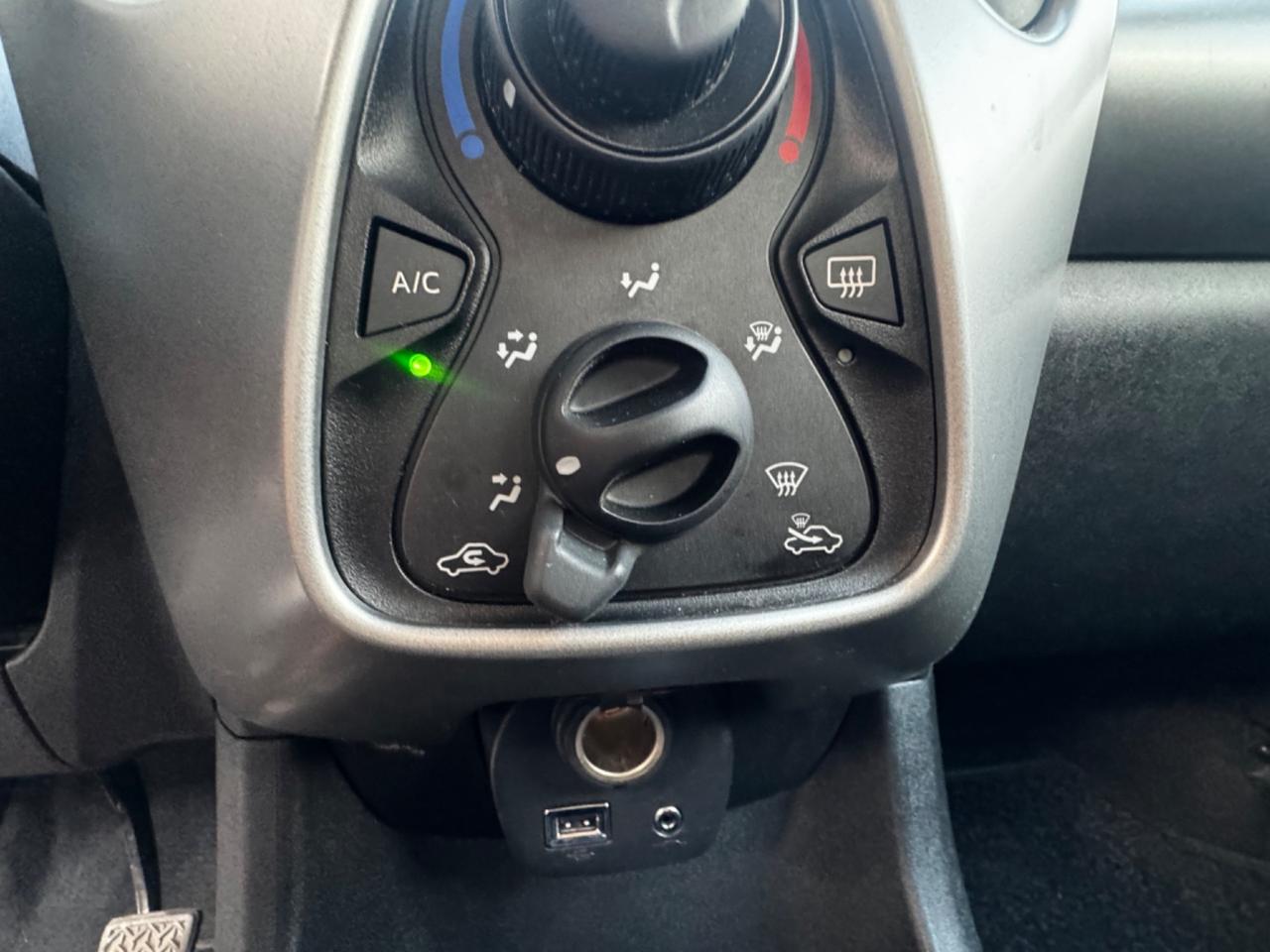 Peugeot 108 VTi 68 5 porte Allure TOP! 2015 30.000km