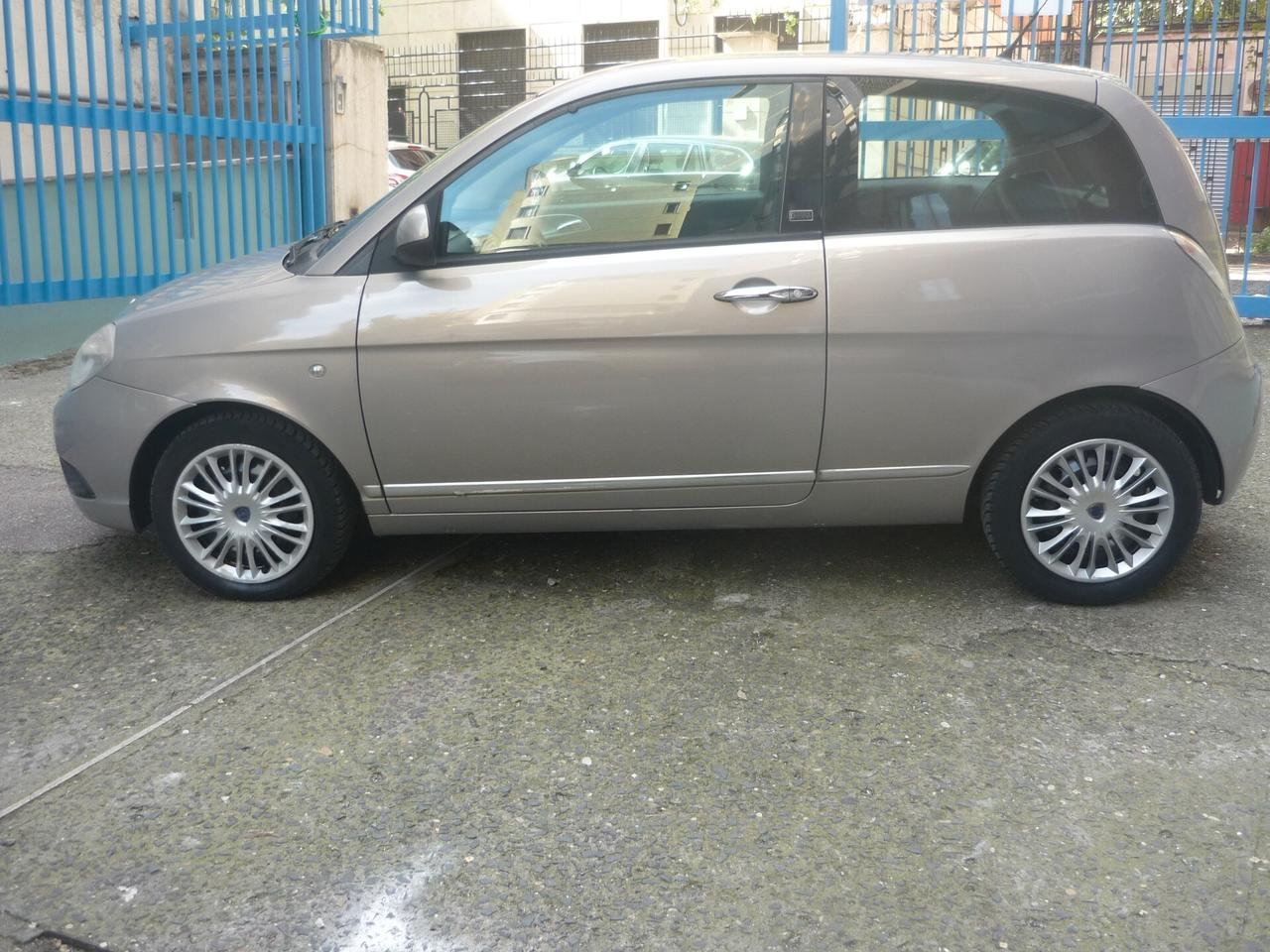 Lancia Ypsilon 1.2 69 CV Diva