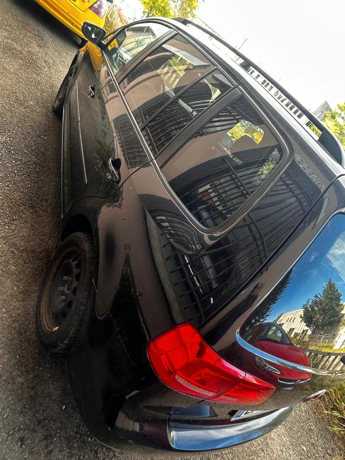 Volkswagen Touran 1.6 TDI DSG Comfortline