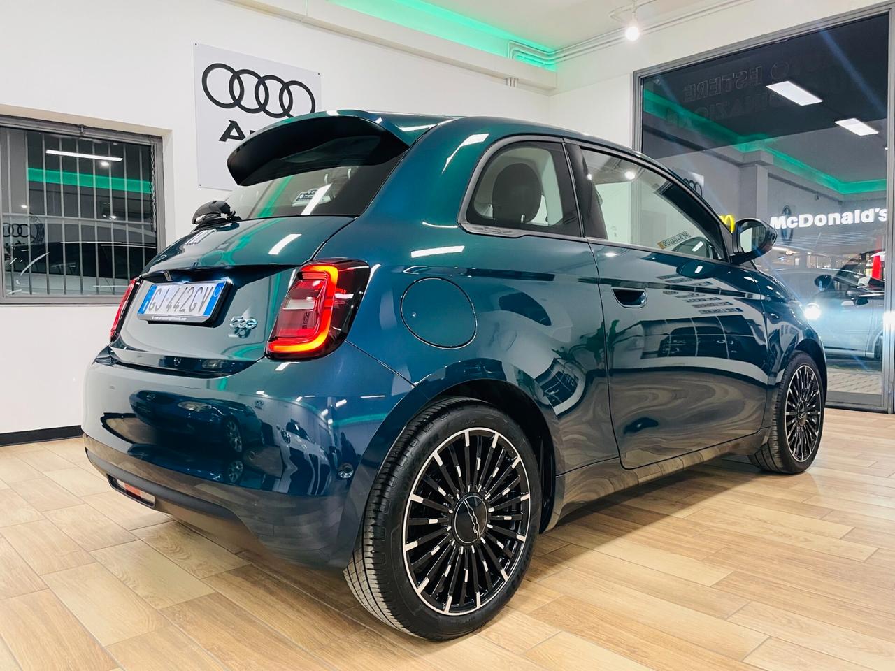 Fiat 500e Icon - Pack style Ocean Blue Metallic