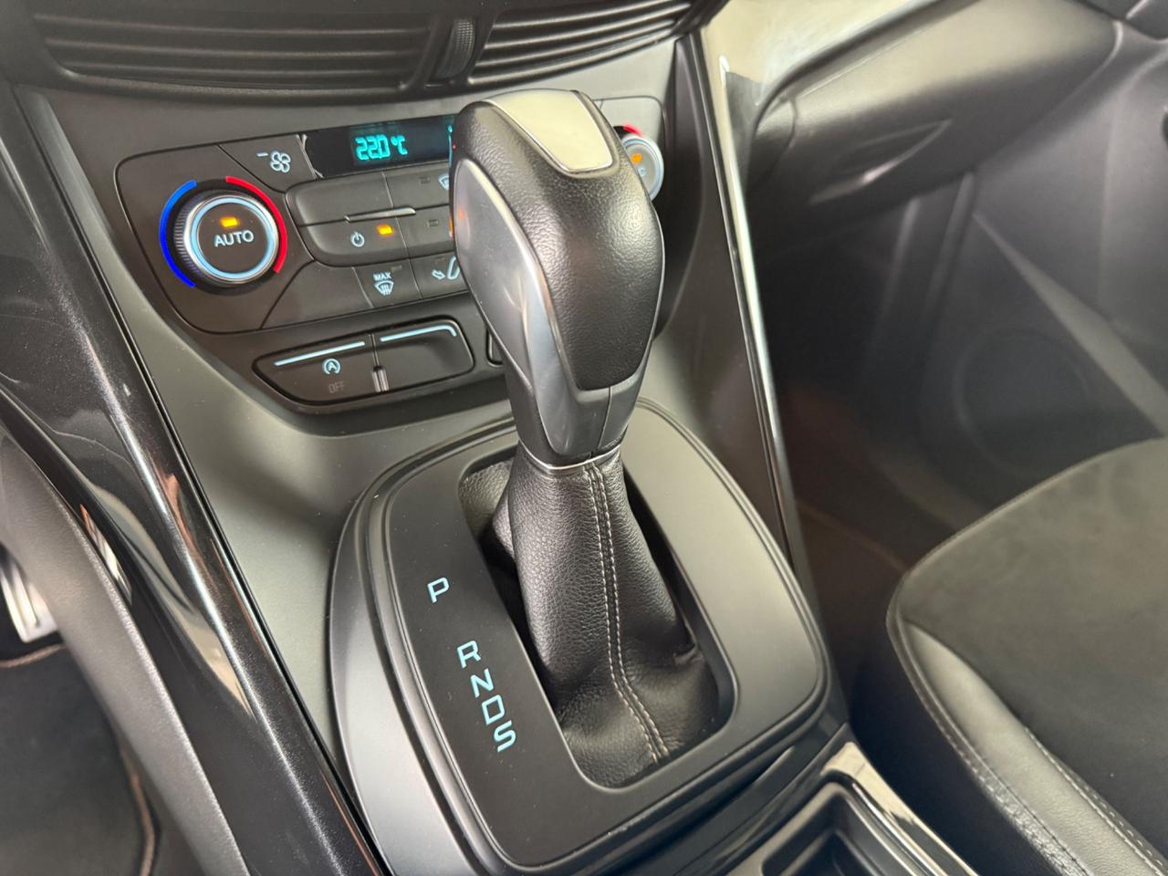 Ford Kuga 1.5 TDCI 120 CV S&S 2WD Powershift ST-Line