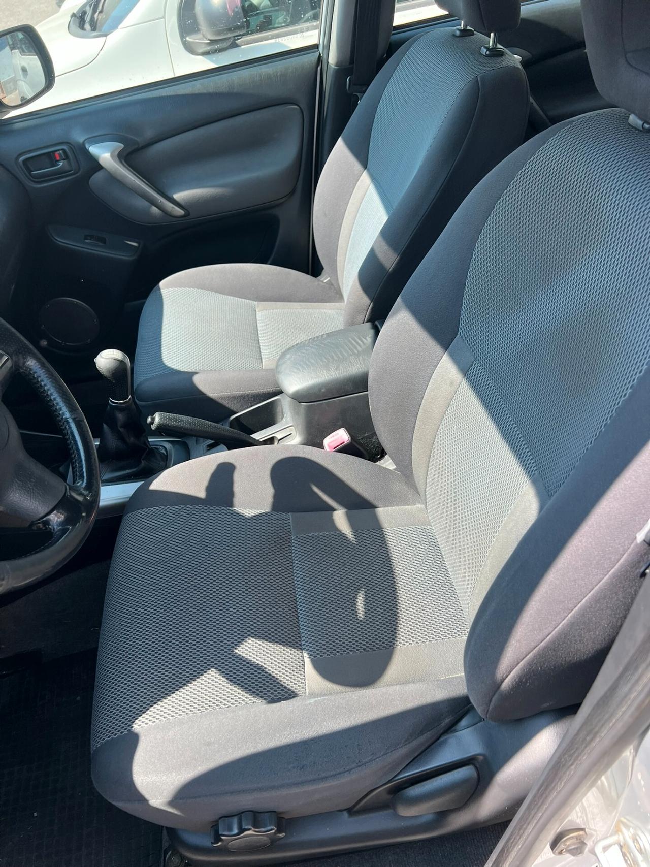 Toyota RAV 4 2.0 Tdi D-4D cat 5 porte Sol