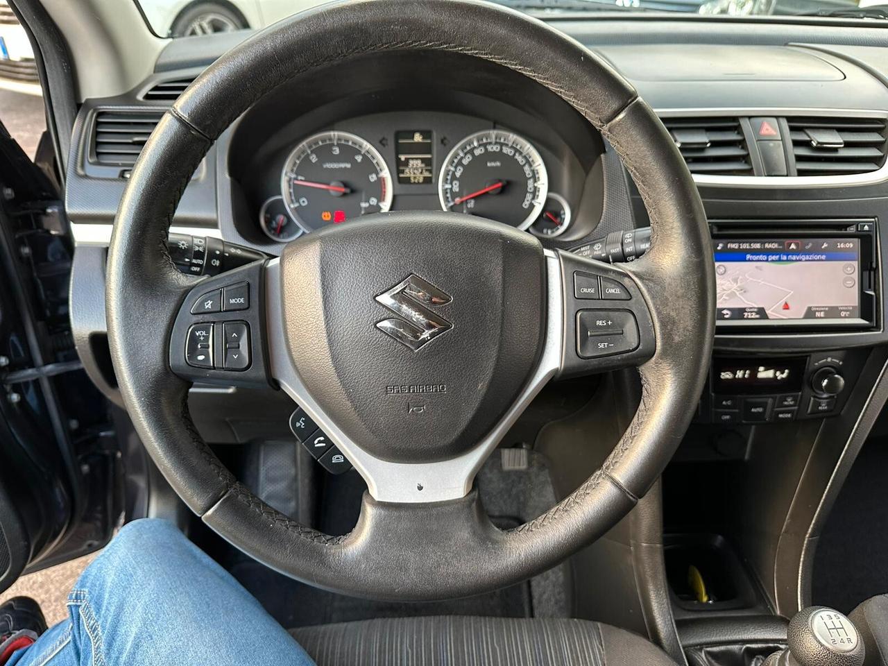 Suzuki Swift 1.3 DDiS 5 porte B-Top Bi-Color