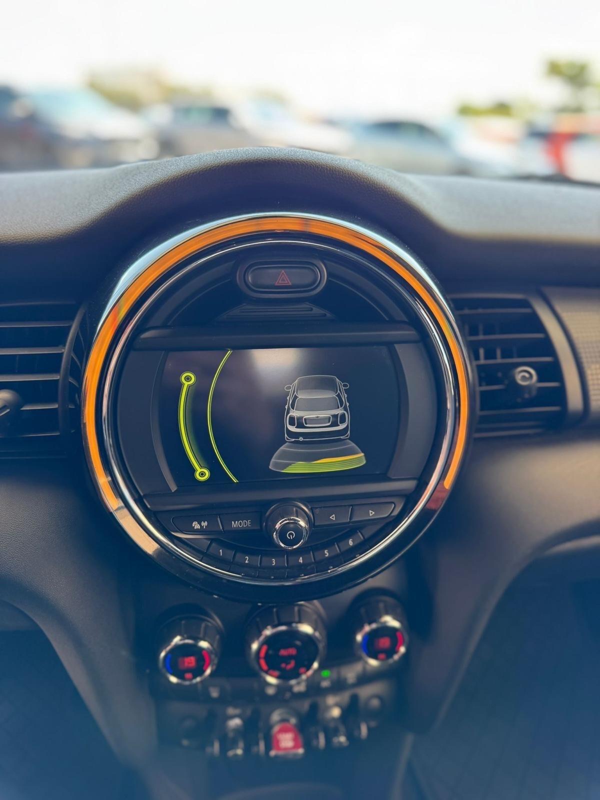 Mini 1.5 Cooper D Business 5 porte