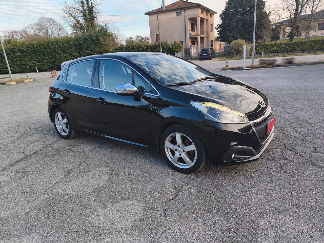Peugeot 208 BlueHDi 75 5 porte Allure Accetto Permute