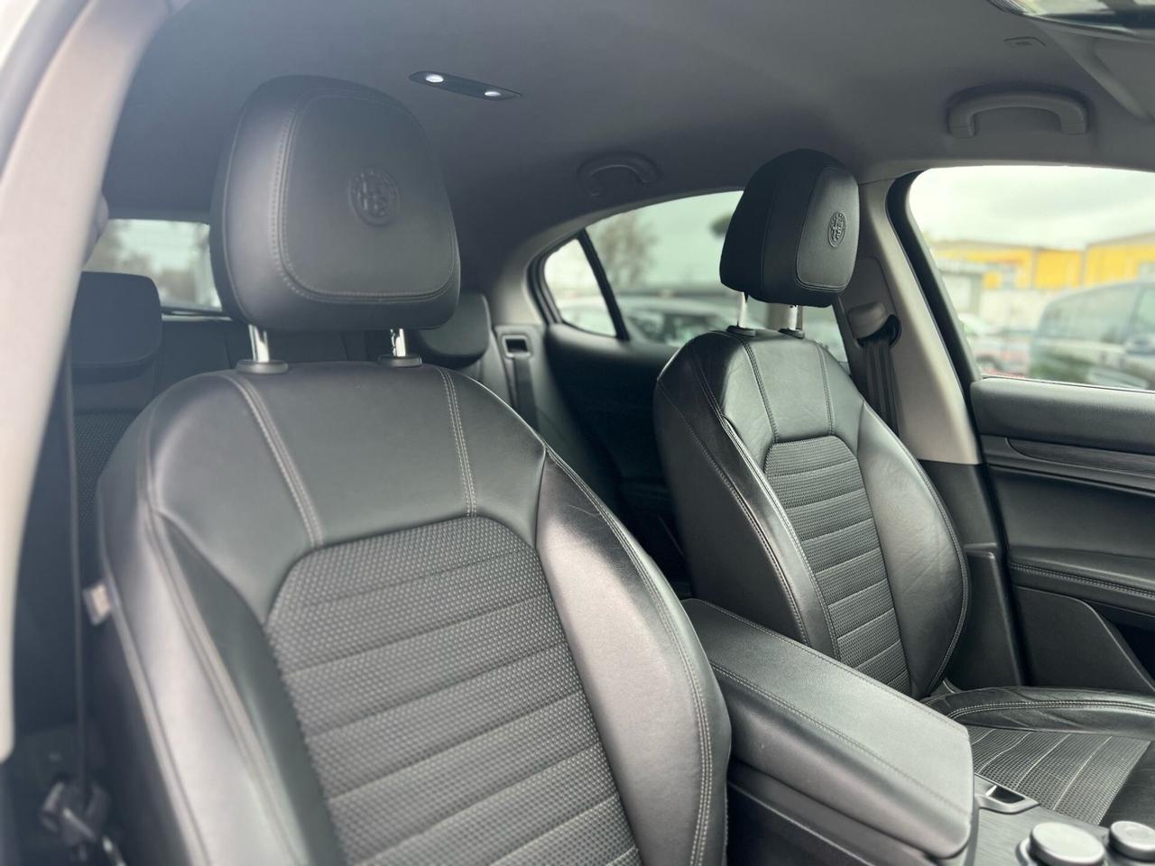 Alfa Romeo Stelvio 2.2 Turbodiesel 160 CV AT8 RWD Business