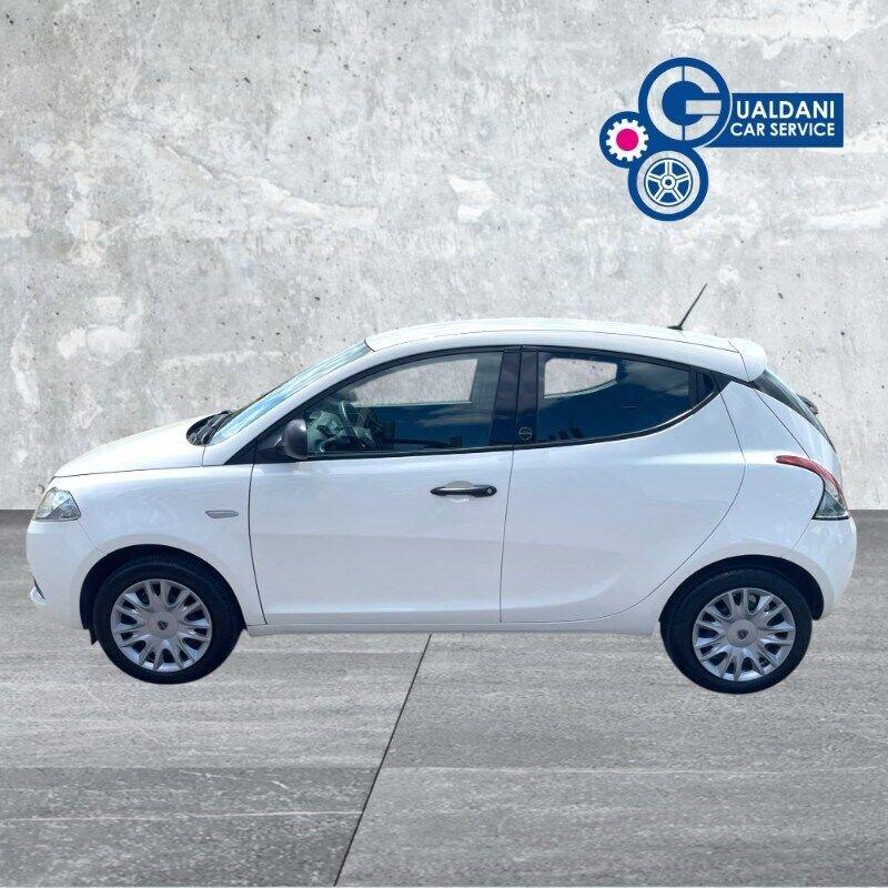 Lancia Ypsilon Ypsilon 1.0 FireFly 5 porte S&S Hybrid Ecochic Silver