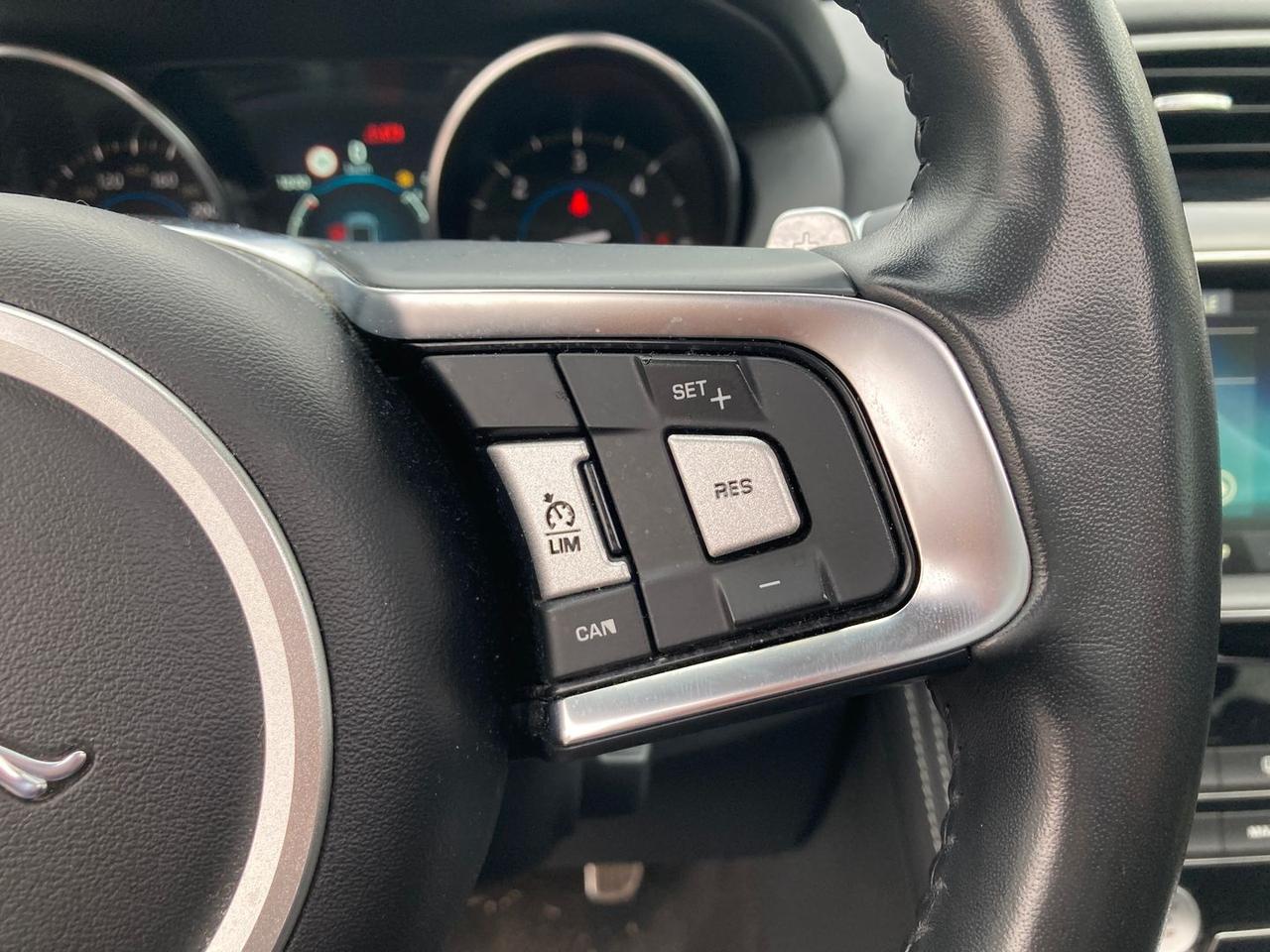 Jaguar F-Pace 2.0 20d Turbo R- #8436